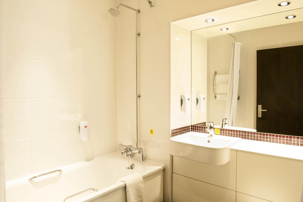 Premier Inn Peterborough - Ferry Meadows Eksteriør billede