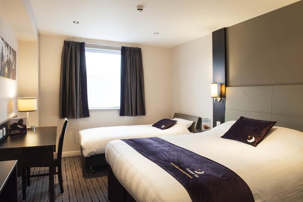 Premier Inn Peterborough - Ferry Meadows Eksteriør billede
