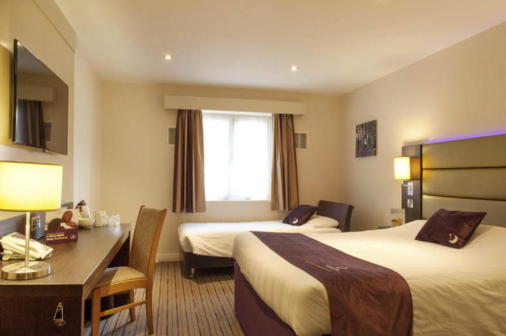 Premier Inn Peterborough - Ferry Meadows Eksteriør billede