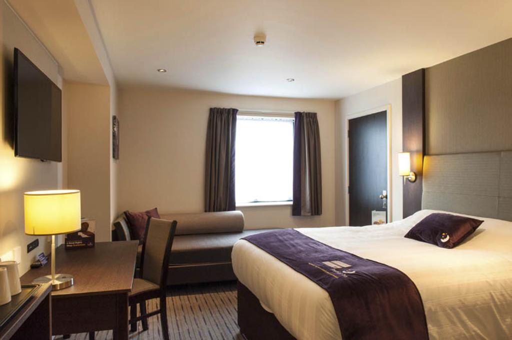 Premier Inn Peterborough - Ferry Meadows Eksteriør billede