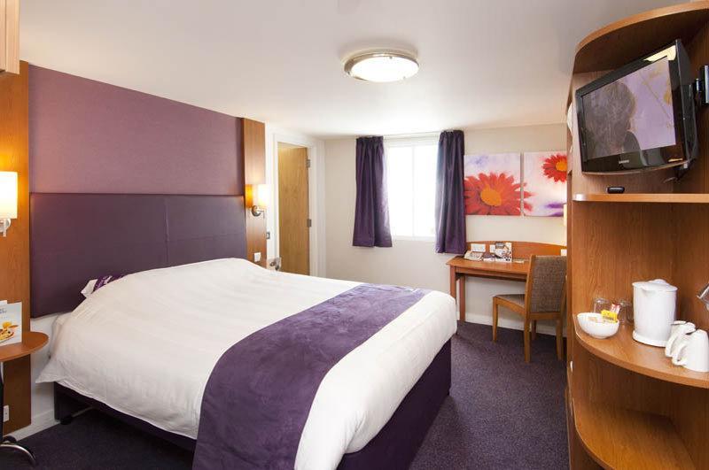 Premier Inn Peterborough - Ferry Meadows Eksteriør billede