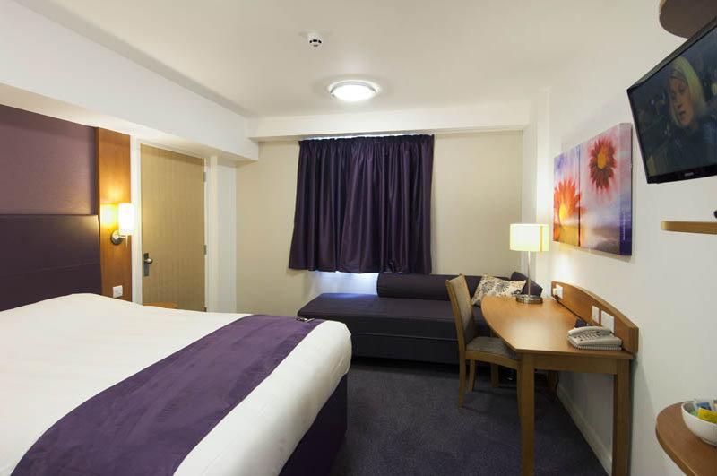 Premier Inn Peterborough - Ferry Meadows Eksteriør billede